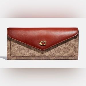 Coach Wallet In Signature Canvas